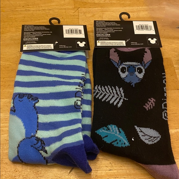 Disney Stitch 2 pair crew socks. One size. 9-13 Unisex  NWT - Picture 3 of 3
